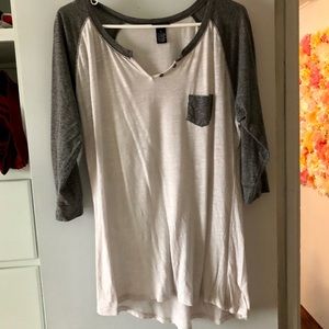 Rue21 gray and white 3/4 sleeve shirt